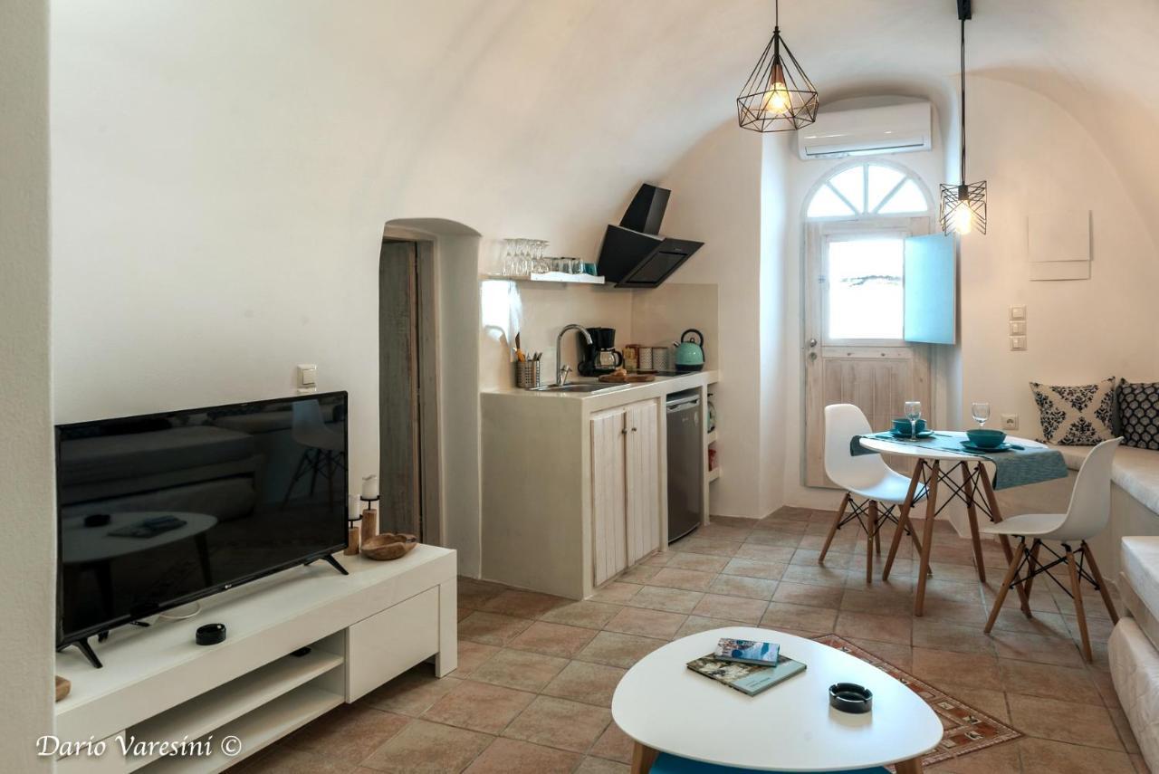 Santorinian Lava House Villa Pýrgos Dış mekan fotoğraf